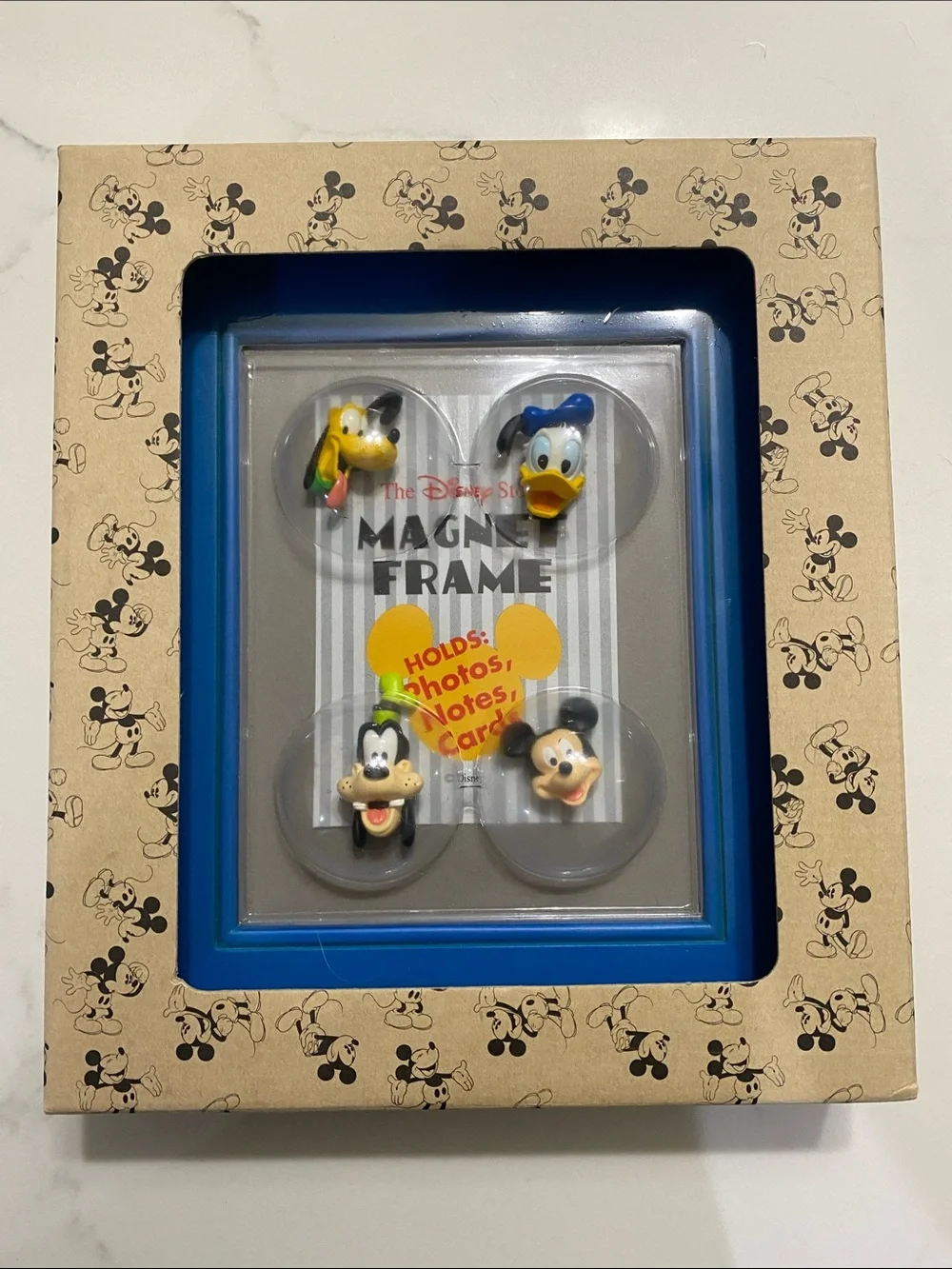 Disney NWT 2001 Magnet Photo Frame with Mickey, Donald, Goofy & Pluto